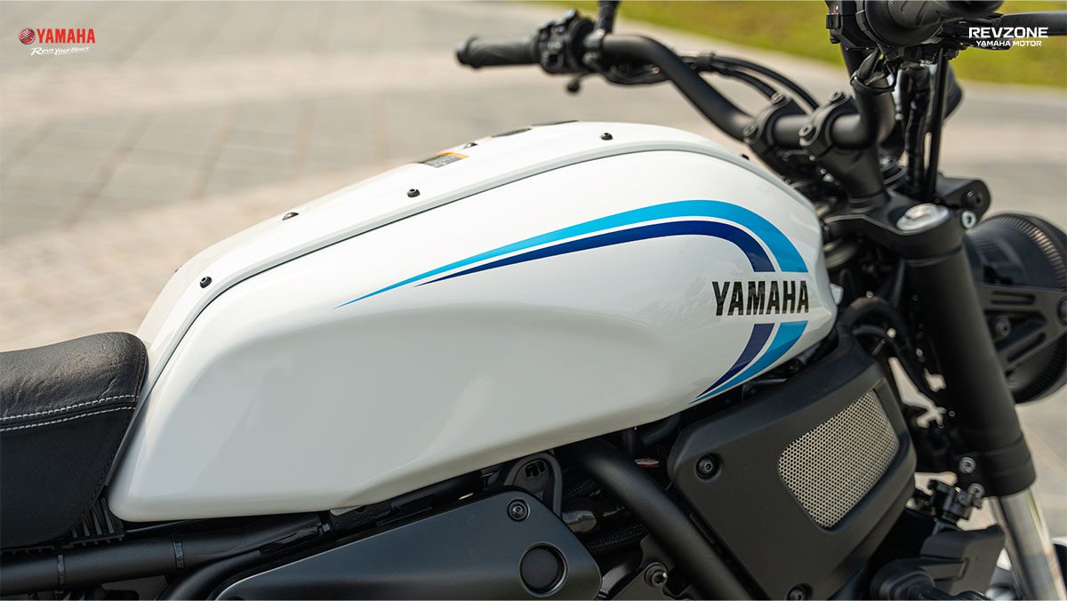 Vỏ bình xăng của Yamaha XSR700 2023